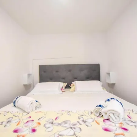 بيت للعطل Mobile Homes Bella 3 *