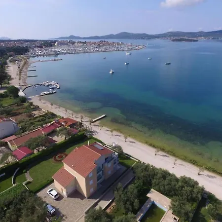 Сasa de vacaciones Mobile Homes Bella 3