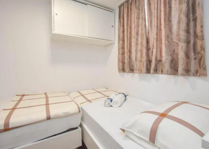 Mobile Homes Bella 3 Biograd Na Moru